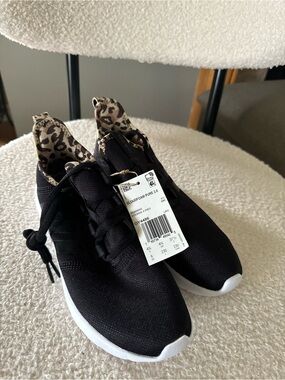 Women’s Adidas cloudfoam pure 2.0 size 6 NWT